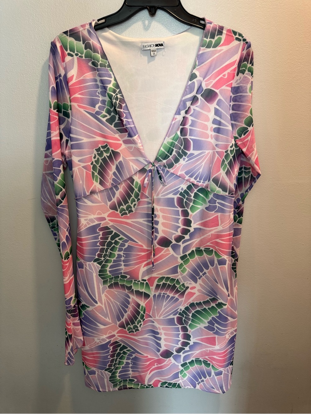 Fashion Nova Pink, Lavender & Green Butterfly-Print V-Neck Tunic size XL